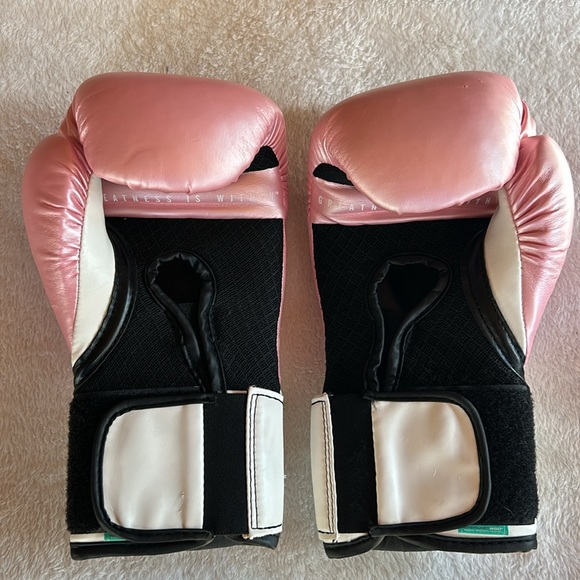 Everlast Elite Pro Style Training Boxing Glove Pink/White - Picture 3 of 8